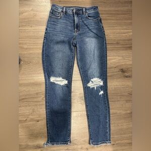 AMERICAN EAGLE MOM JEANS